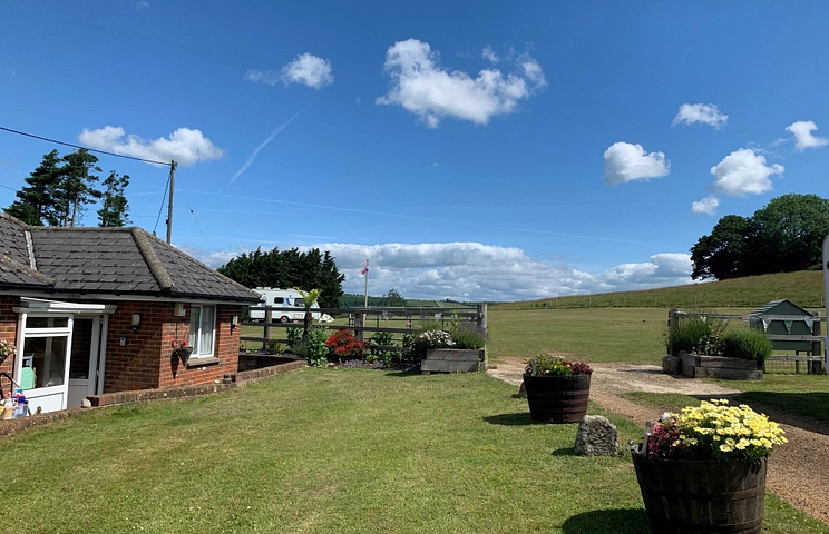 Queen Bower Farm Lodge - Queen Bower Farm  Alverstone Rd Queen Bower, Sandown, East Wight, United Kingdom, PO36