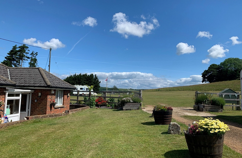 Queen Bower Farm Lodge - Queen Bower Farm  Alverstone Rd Queen Bower, Sandown, East Wight, United Kingdom, PO36