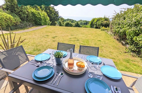 Pointe South - 8 Gills Cliff Road, Ventnor, South Wight, United Kingdom, PO38