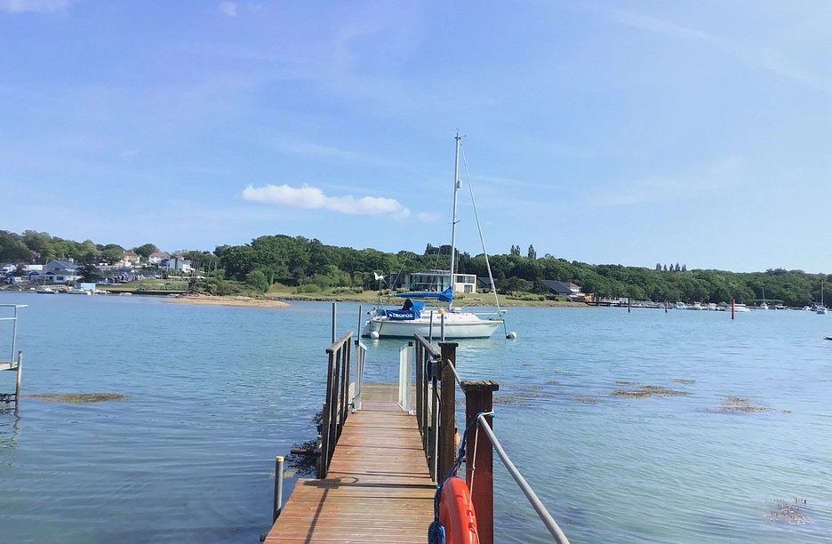 Kipper Cottage - Woodside Road, Wootton Bridge, North Wight, United Kingdom, PO33