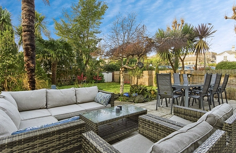 Foxhills - 30 Victoria Avenue, Shanklin, South Wight, United Kingdom, PO37