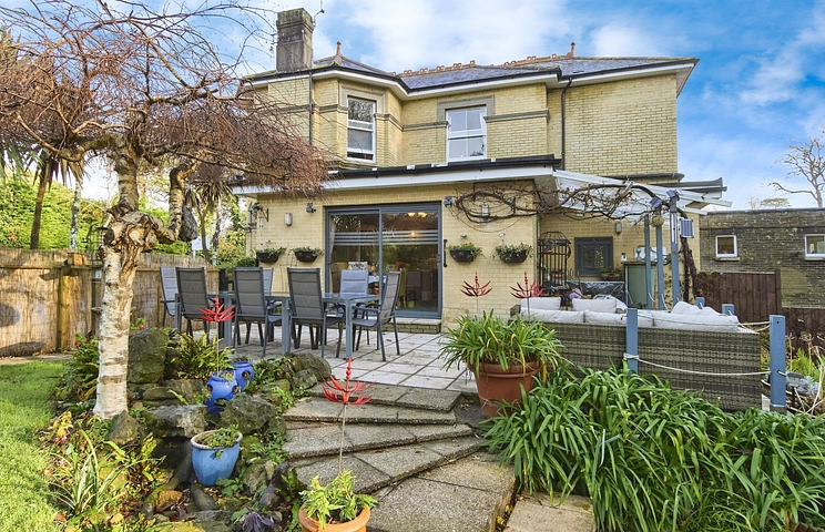 Foxhills - 30 Victoria Avenue, Shanklin, South Wight, United Kingdom, PO37